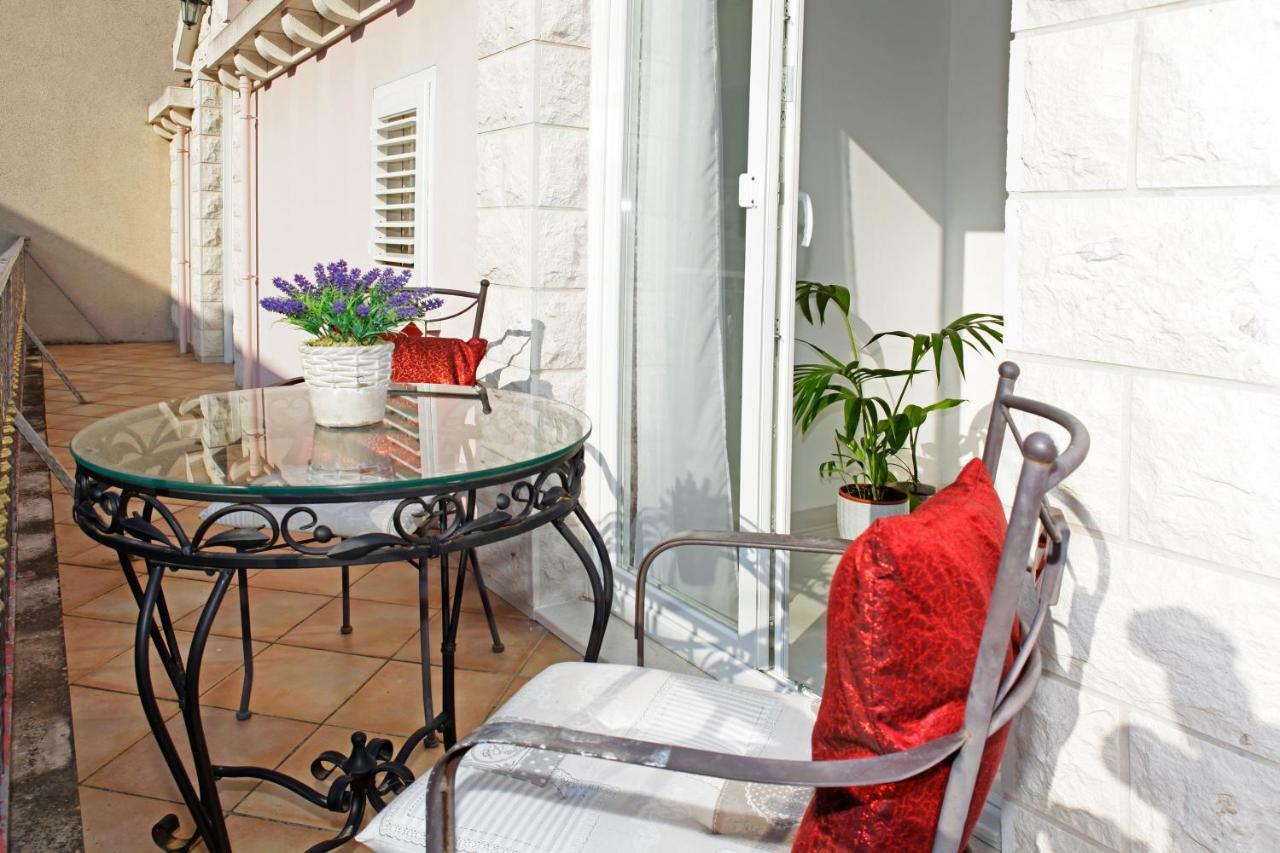 Apartment Ambroz Vela Luka Exterior photo