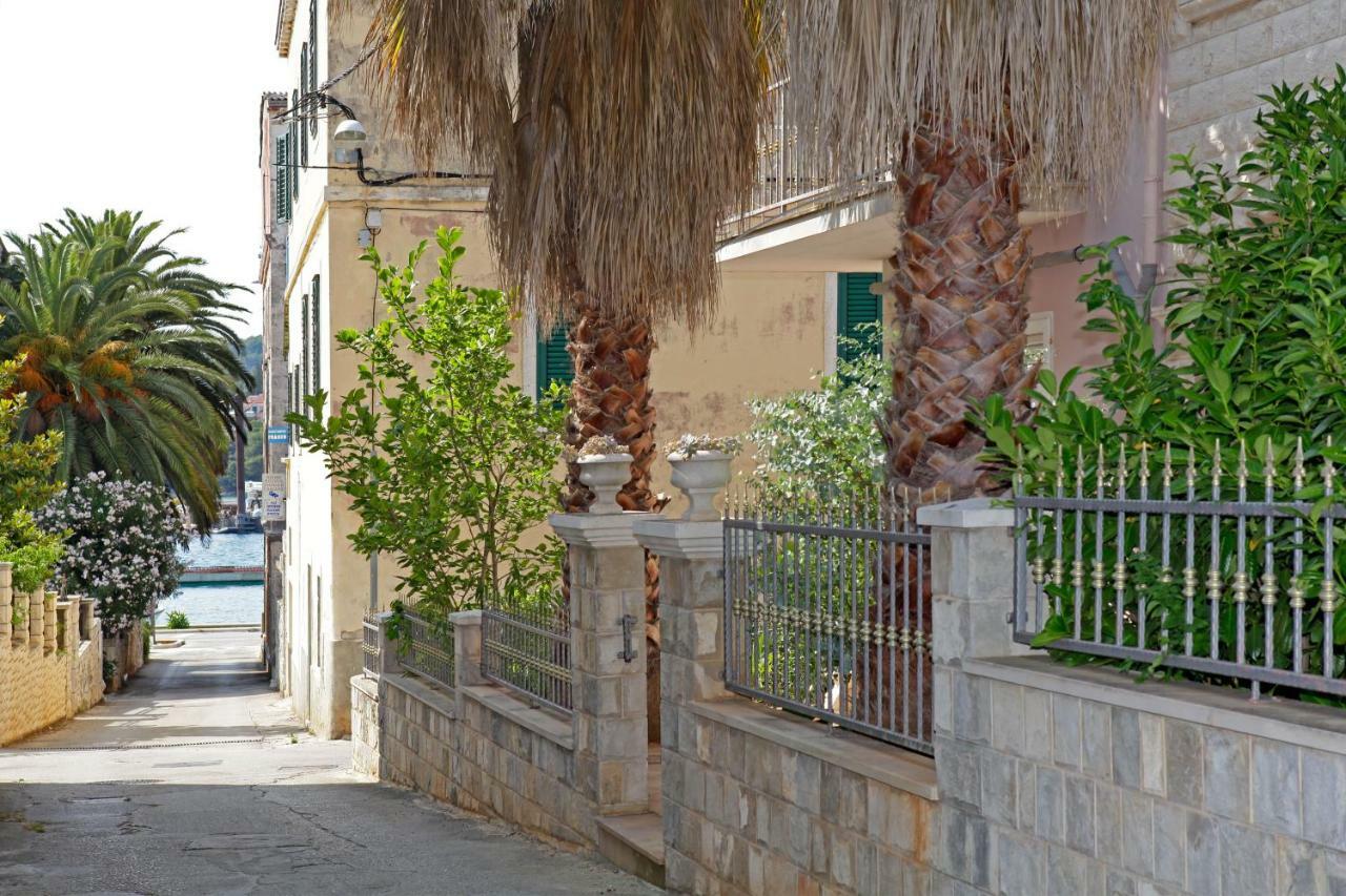 Apartment Ambroz Vela Luka Exterior photo